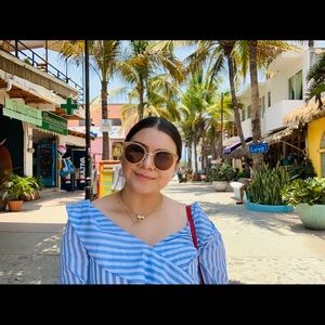 Meet your Posher, Jacqueline